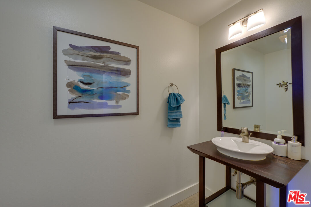 1430 S Beverly Glen Blvd Unit: PH3