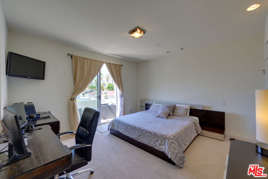 1430 S Beverly Glen Blvd Unit: PH3