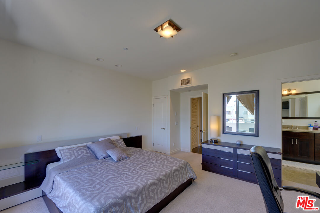 1430 S Beverly Glen Blvd Unit: PH3