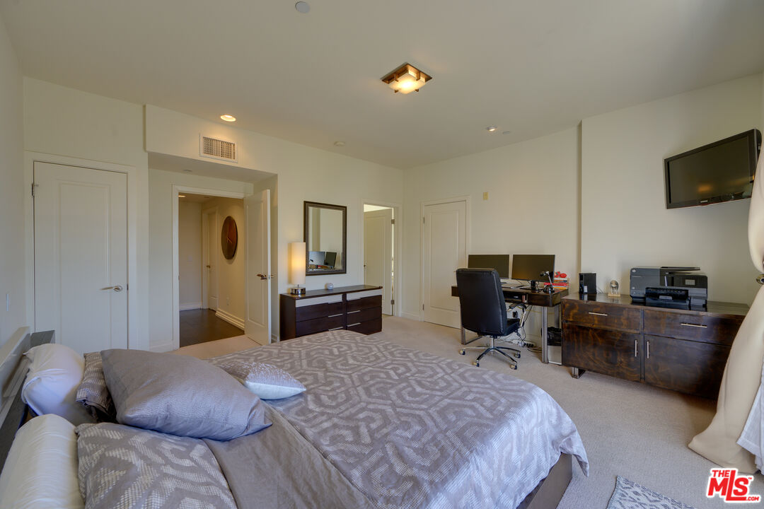 1430 S Beverly Glen Blvd Unit: PH3