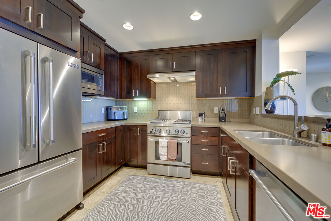 1430 S Beverly Glen Blvd Unit: PH3