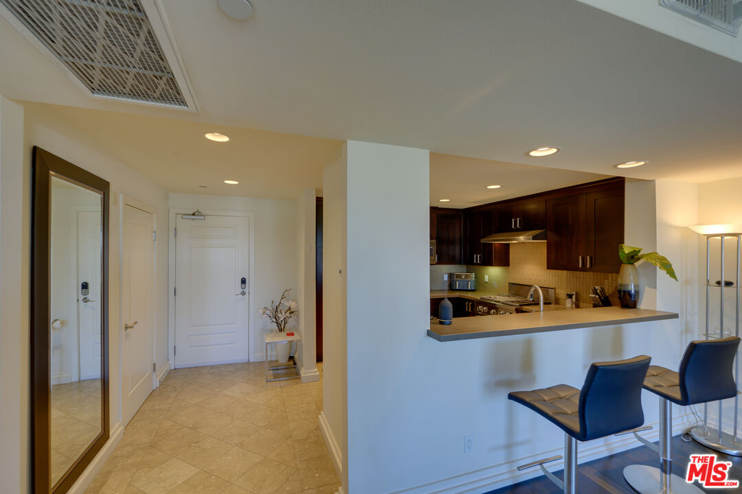 1430 S Beverly Glen Blvd Unit: PH3
