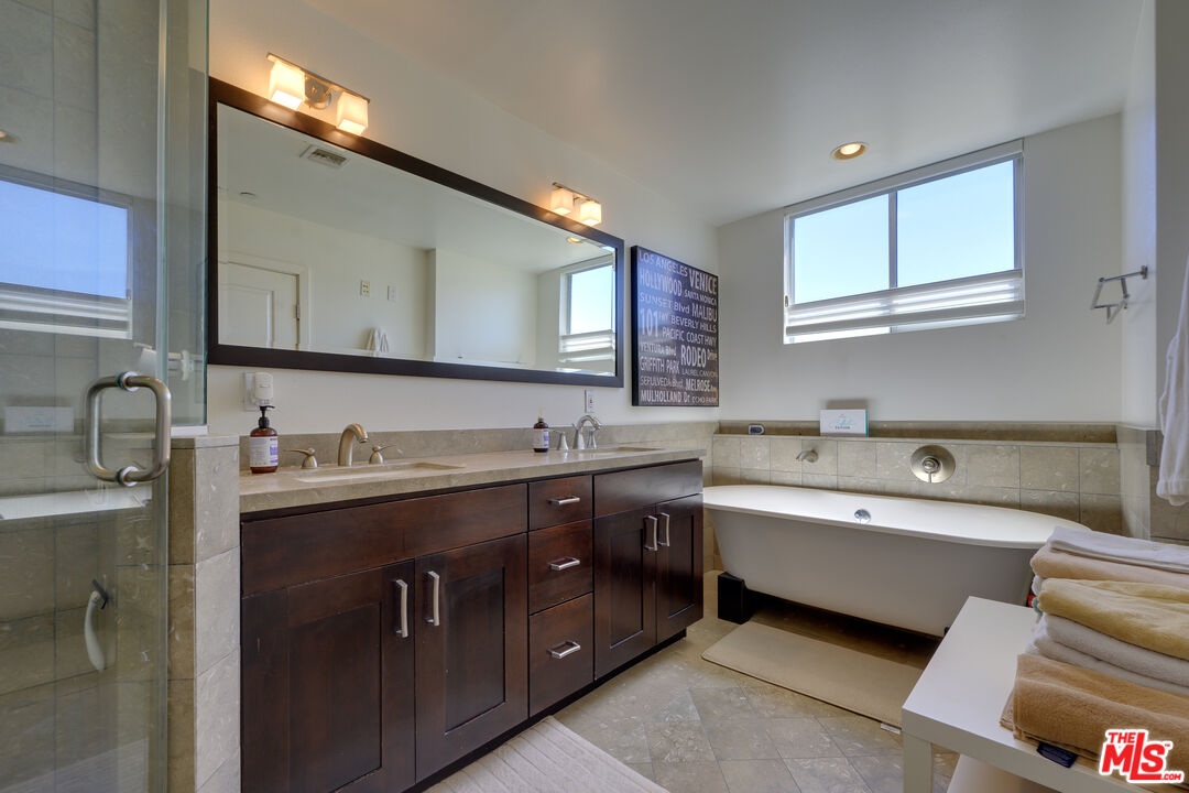 1430 S Beverly Glen Blvd Unit: PH3