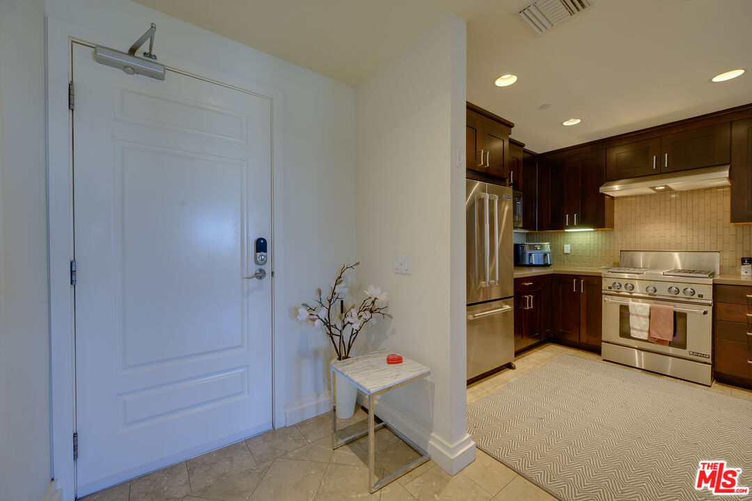 1430 S Beverly Glen Blvd Unit: PH3