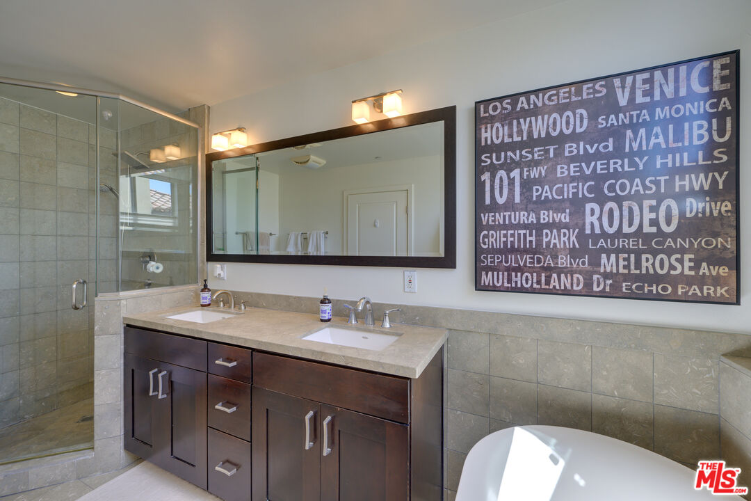 1430 S Beverly Glen Blvd Unit: PH3