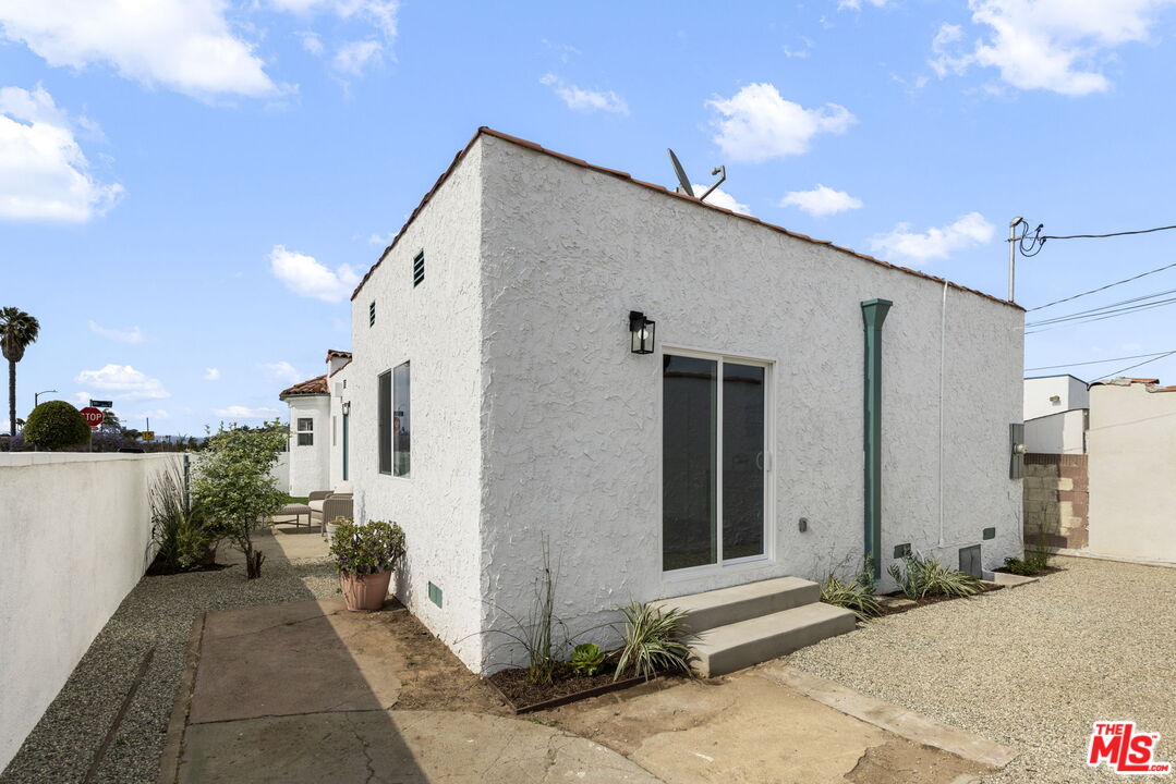1456 W 91st St