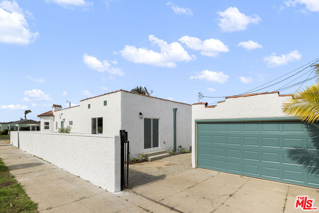 1456 W 91st St