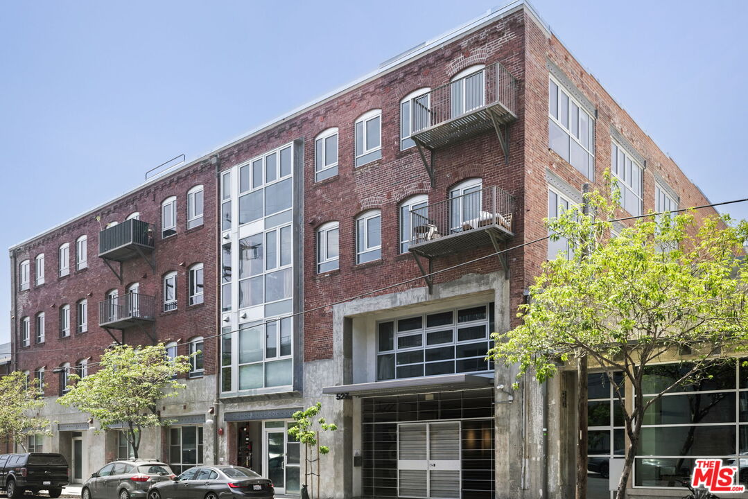 527 Molino St Unit: 301