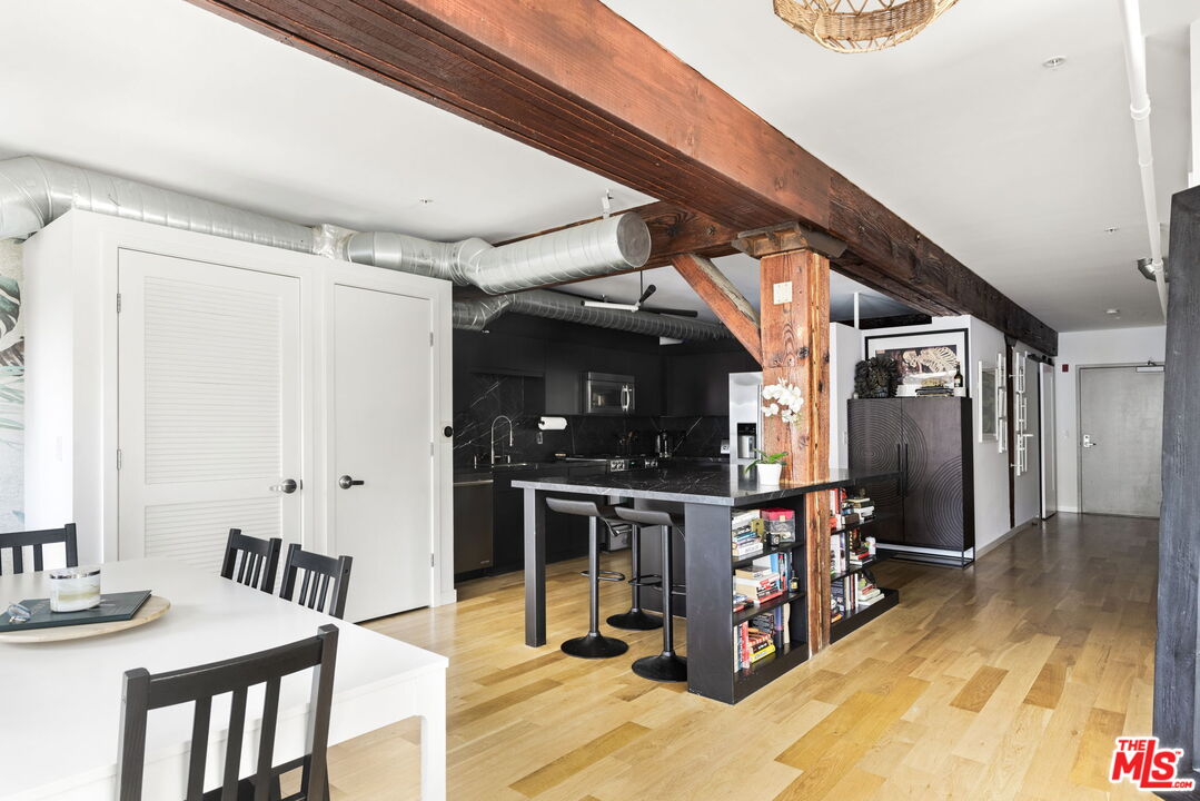 527 Molino St Unit: 301