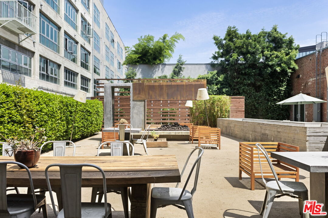 527 Molino St Unit: 301