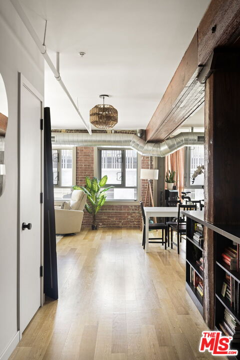 527 Molino St Unit: 301