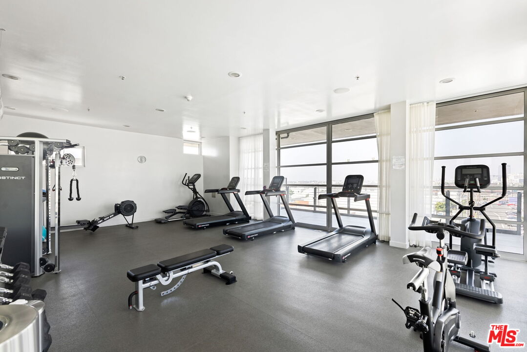 527 Molino St Unit: 301