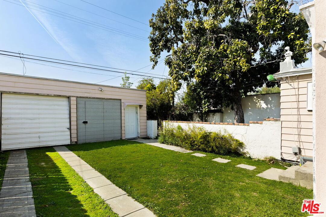 3837 Berryman Ave