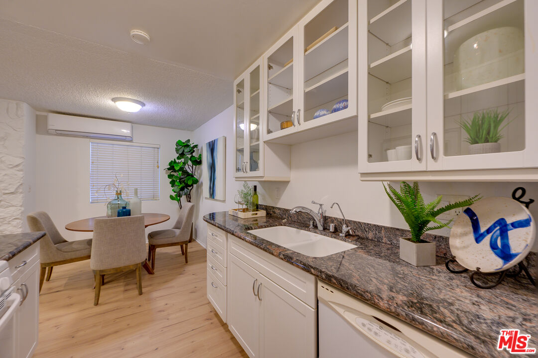 4350 Berryman Ave Unit: 4