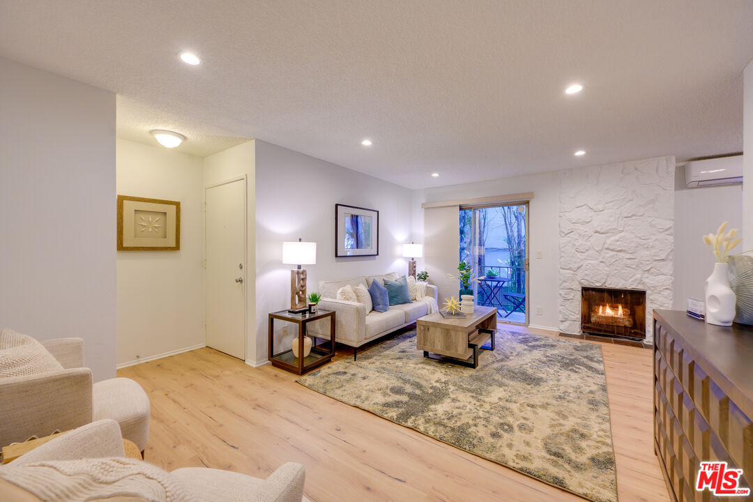 4350 Berryman Ave Unit: 4