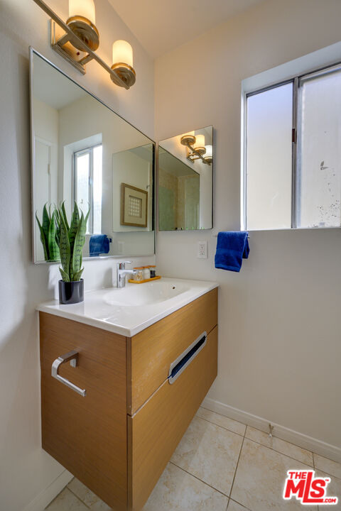 4350 Berryman Ave Unit: 4