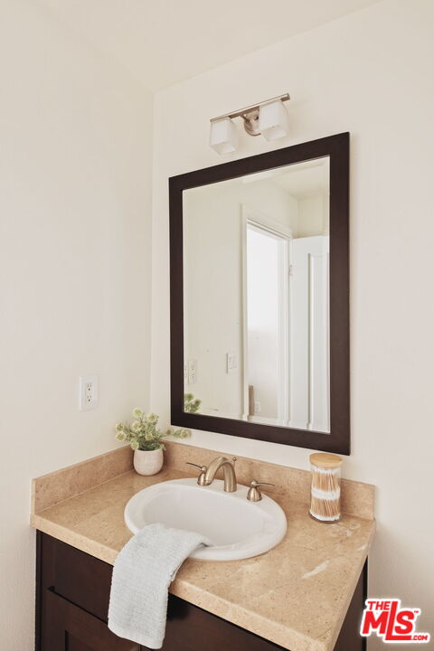 1430 S Beverly Glen Blvd Unit: 203