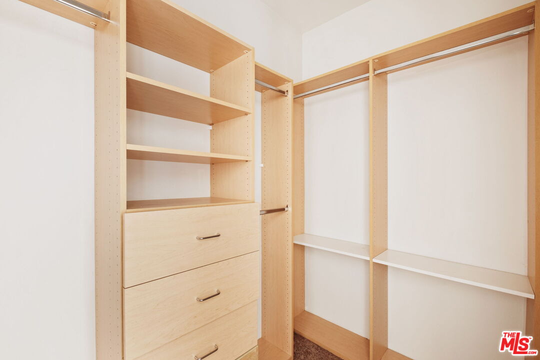 1430 S Beverly Glen Blvd Unit: 203