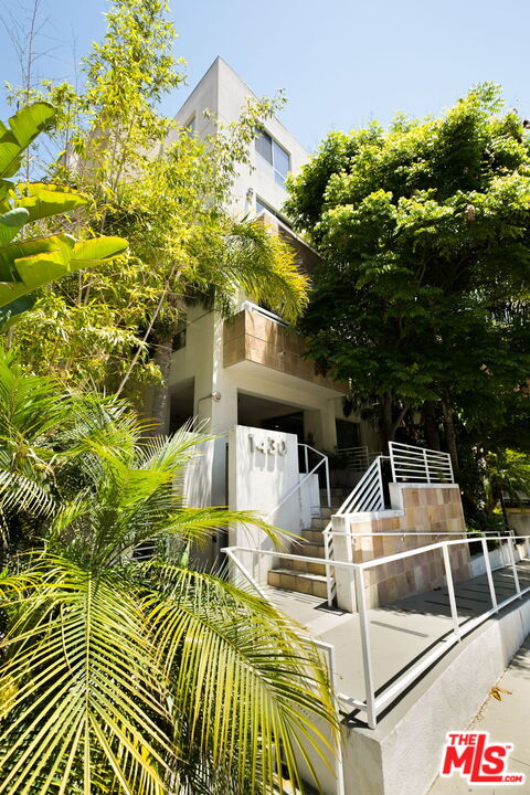 1430 S Beverly Glen Blvd Unit: 203