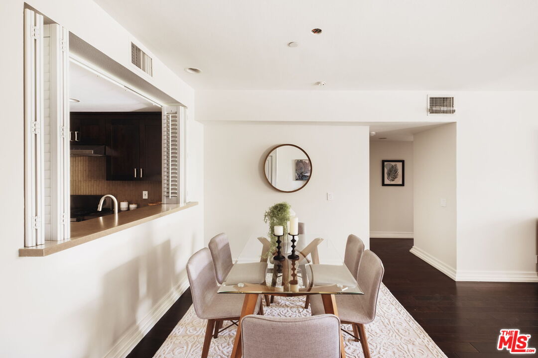 1430 S Beverly Glen Blvd Unit: 203