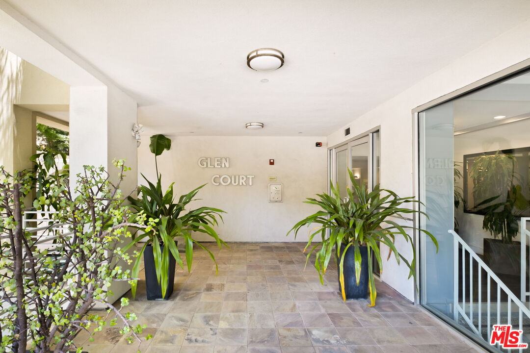 1430 S Beverly Glen Blvd Unit: 203