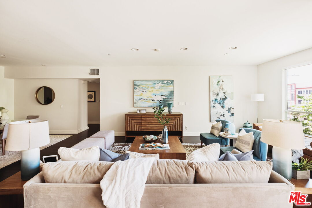 1430 S Beverly Glen Blvd Unit: 203