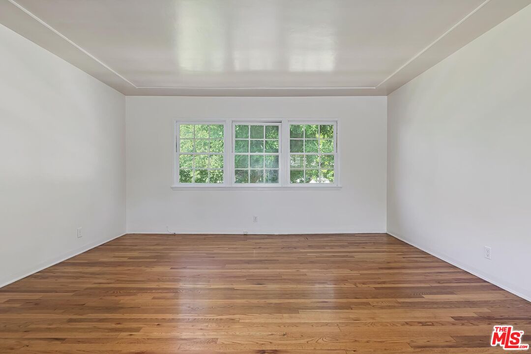 529 E Maple St Unit: 3