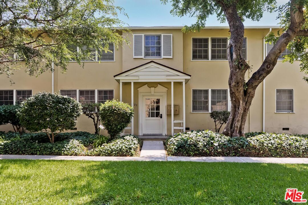 529 E Maple St Unit: 3