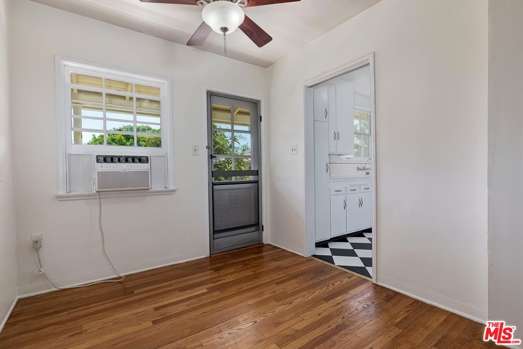 529 E Maple St Unit: 3