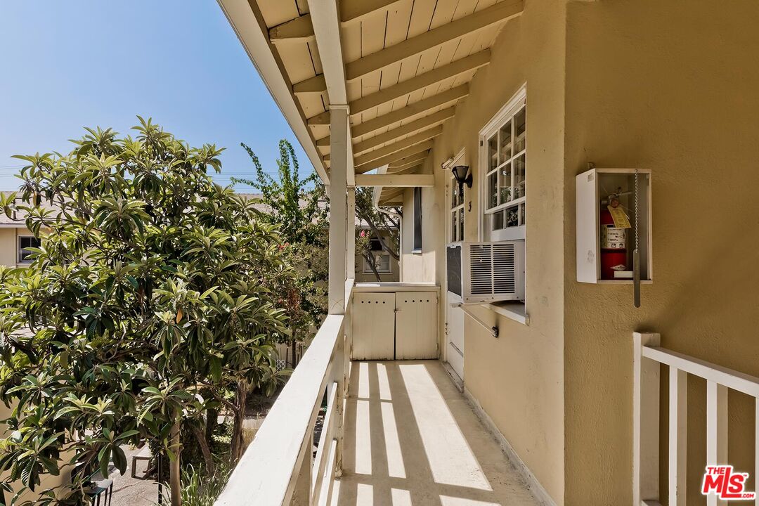 529 E Maple St Unit: 3
