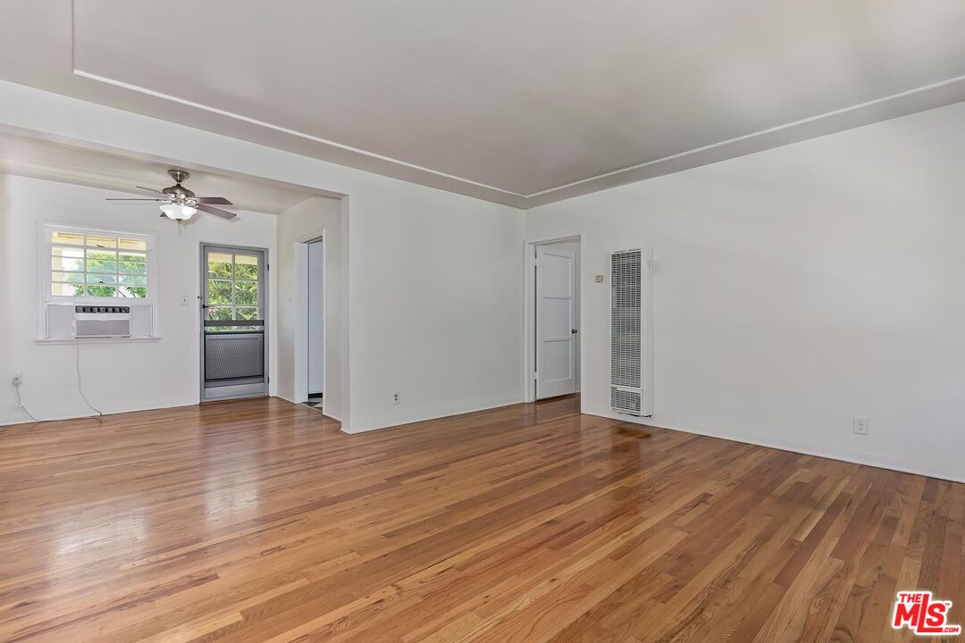 529 E Maple St Unit: 3