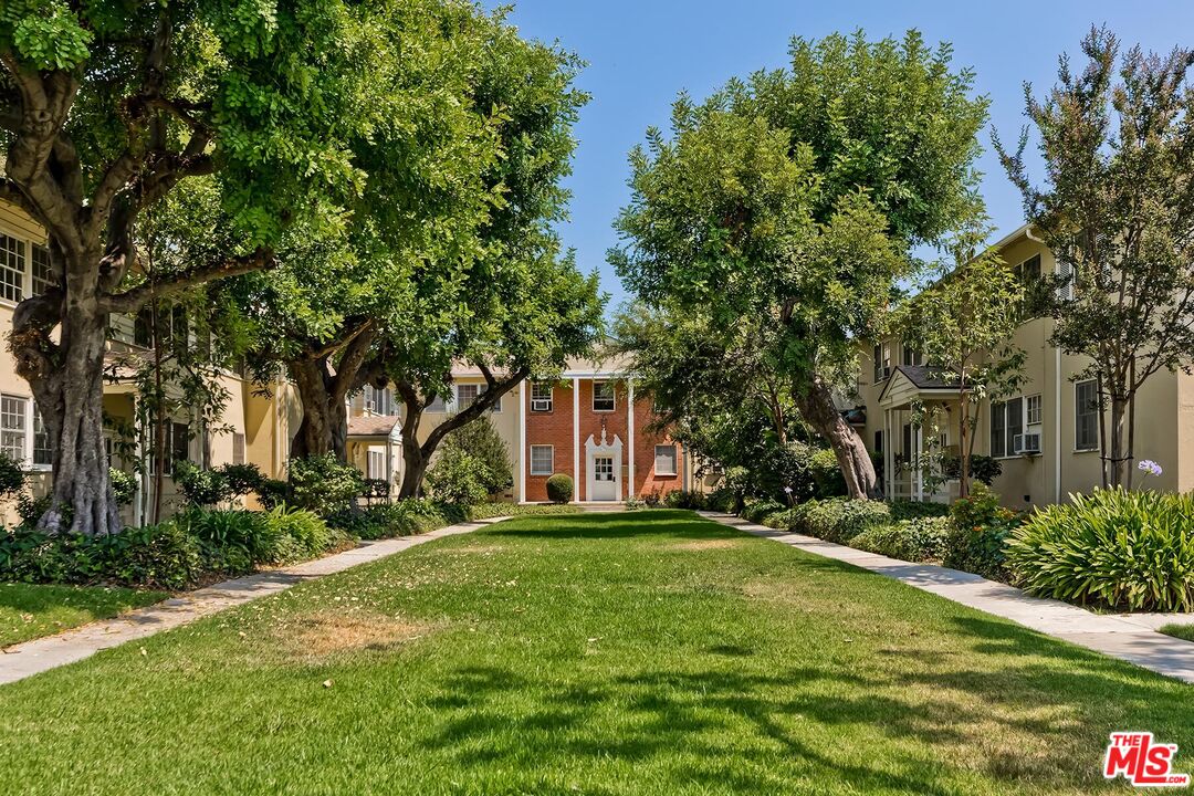 529 E Maple St Unit: 3