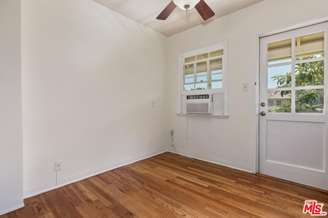 529 E Maple St Unit: 3
