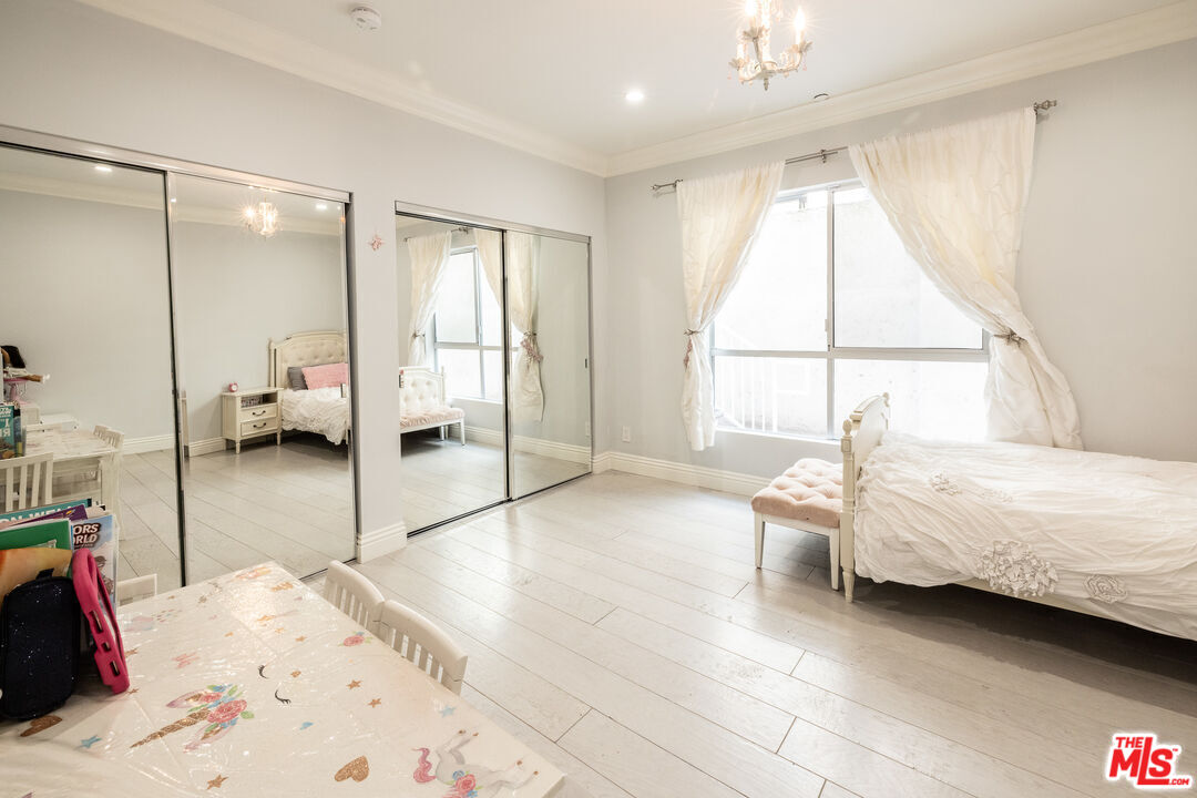 1430 S Beverly Glen Blvd Unit: 102