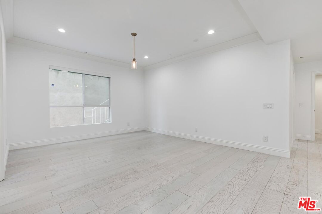 1430 S Beverly Glen Blvd Unit: 102