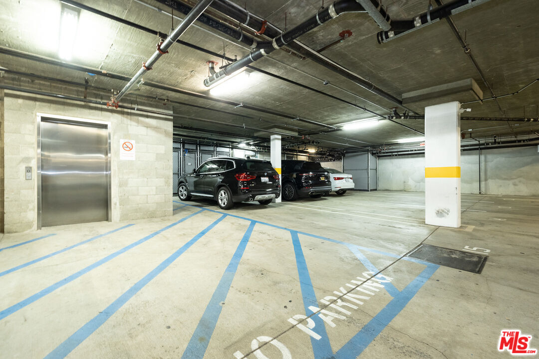 1430 S Beverly Glen Blvd Unit: 102