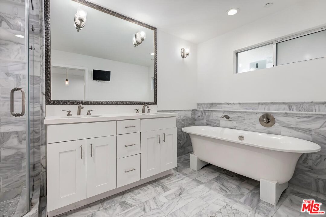 1430 S Beverly Glen Blvd Unit: 102
