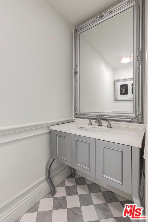 1430 S Beverly Glen Blvd Unit: 102