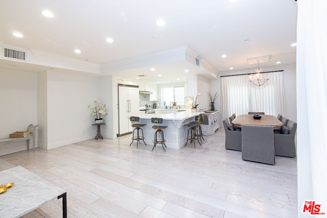 1430 S Beverly Glen Blvd Unit: 102