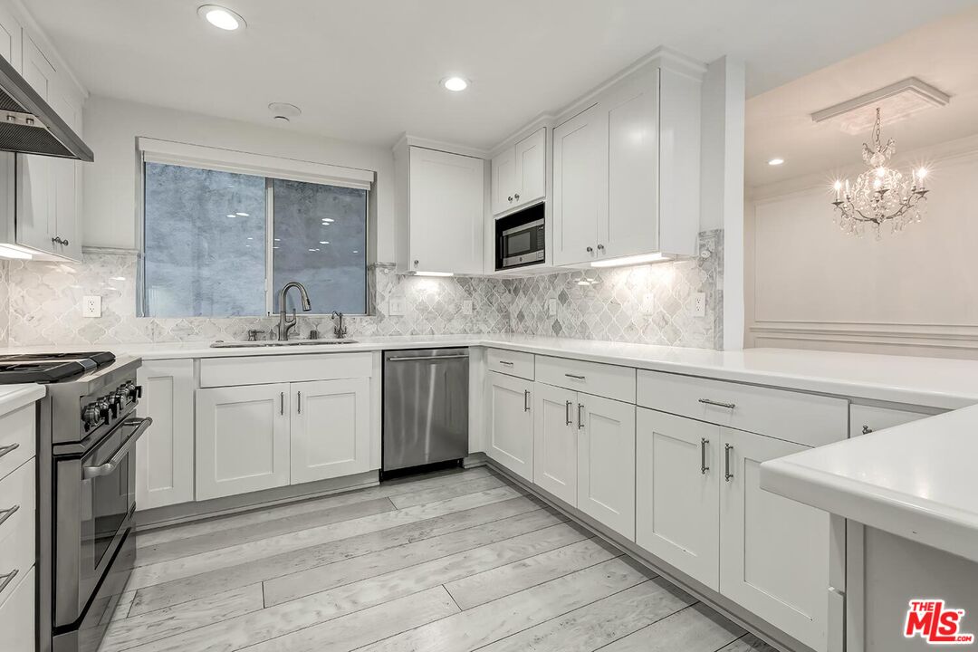 1430 S Beverly Glen Blvd Unit: 102