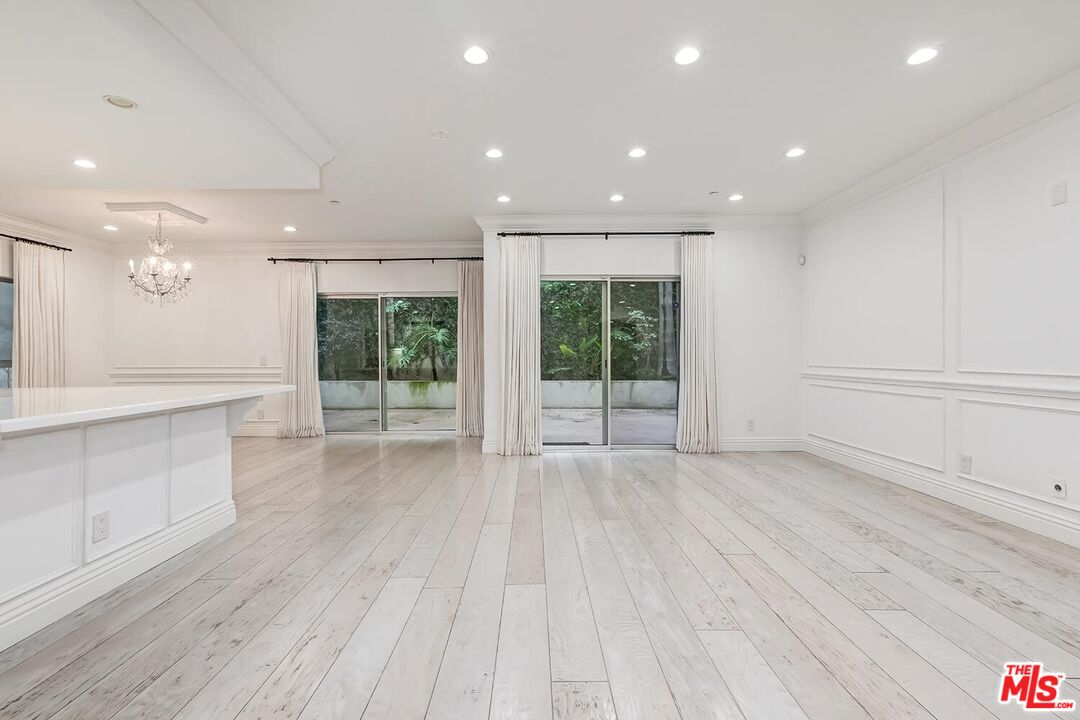 1430 S Beverly Glen Blvd Unit: 102