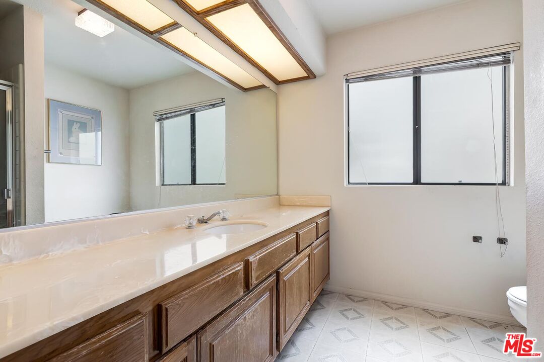 3417 Oakmont View Dr