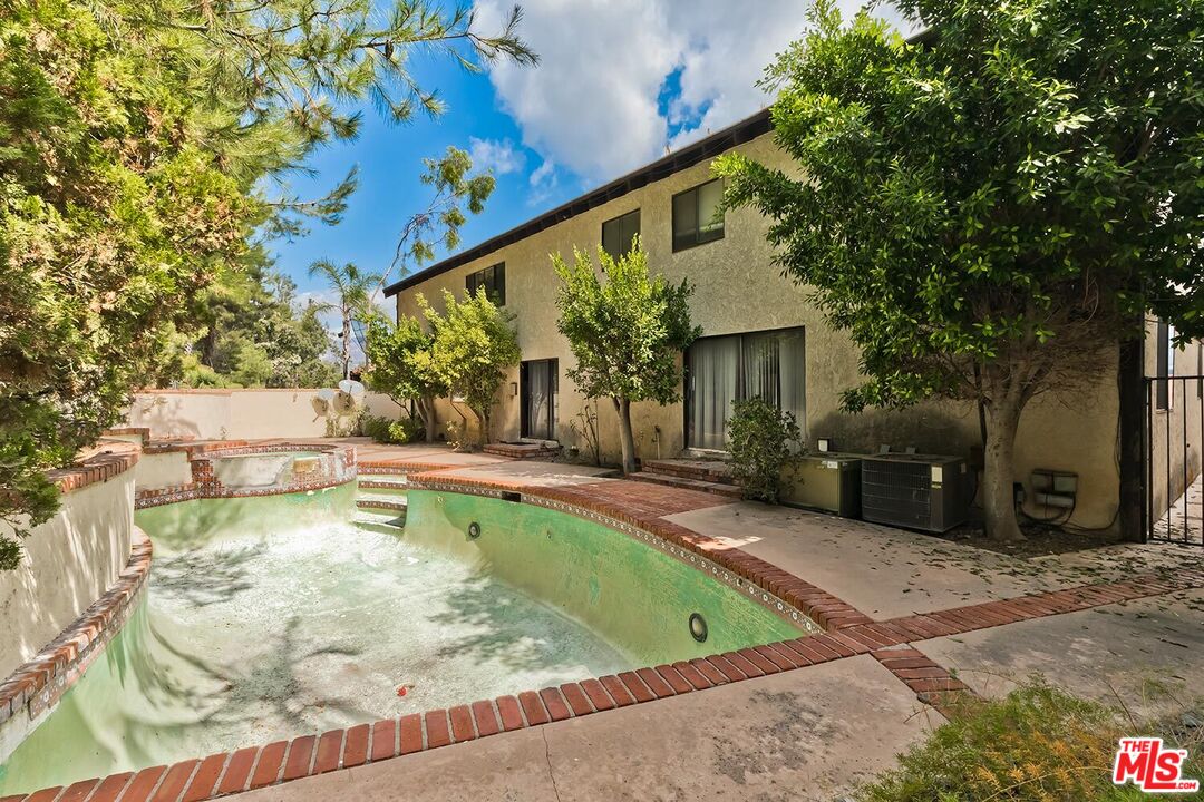 3417 Oakmont View Dr