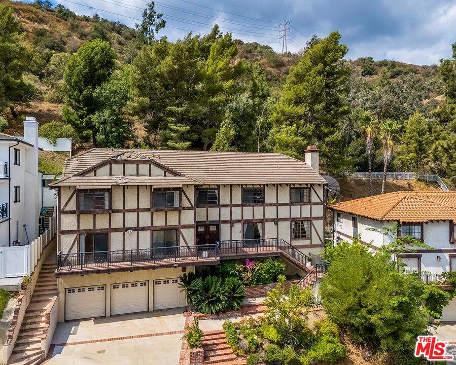 3417 Oakmont View Dr