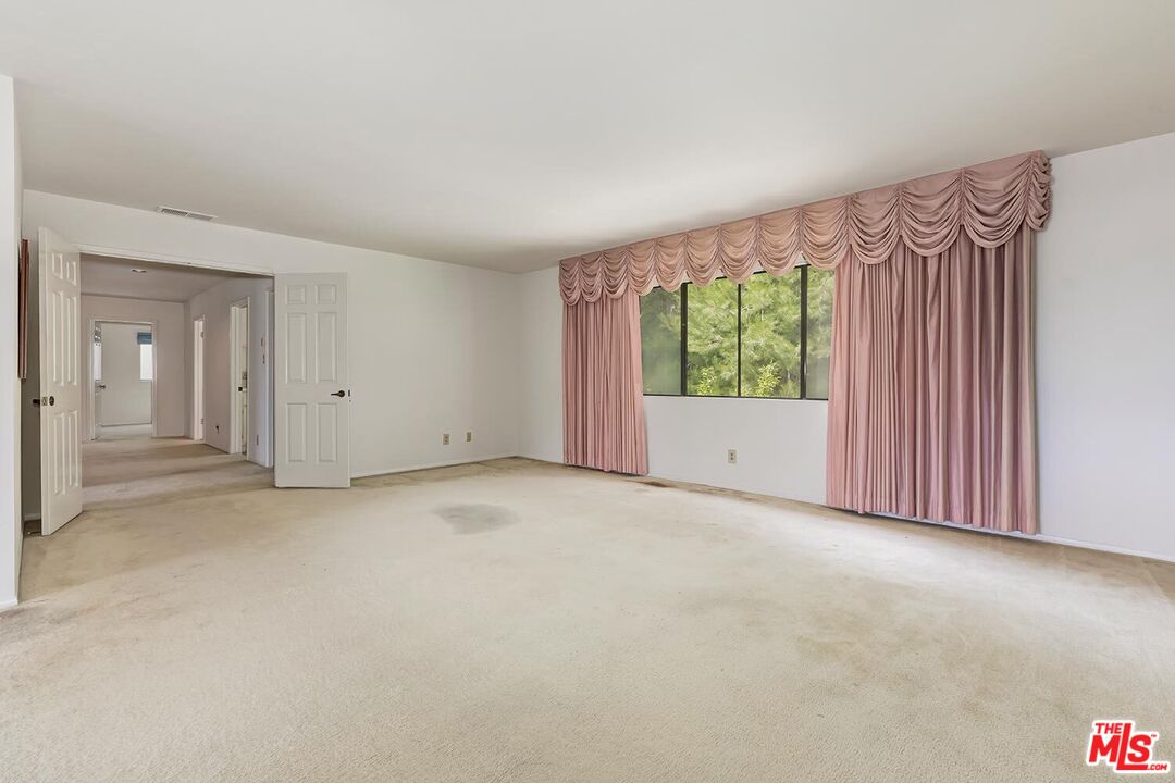 3417 Oakmont View Dr