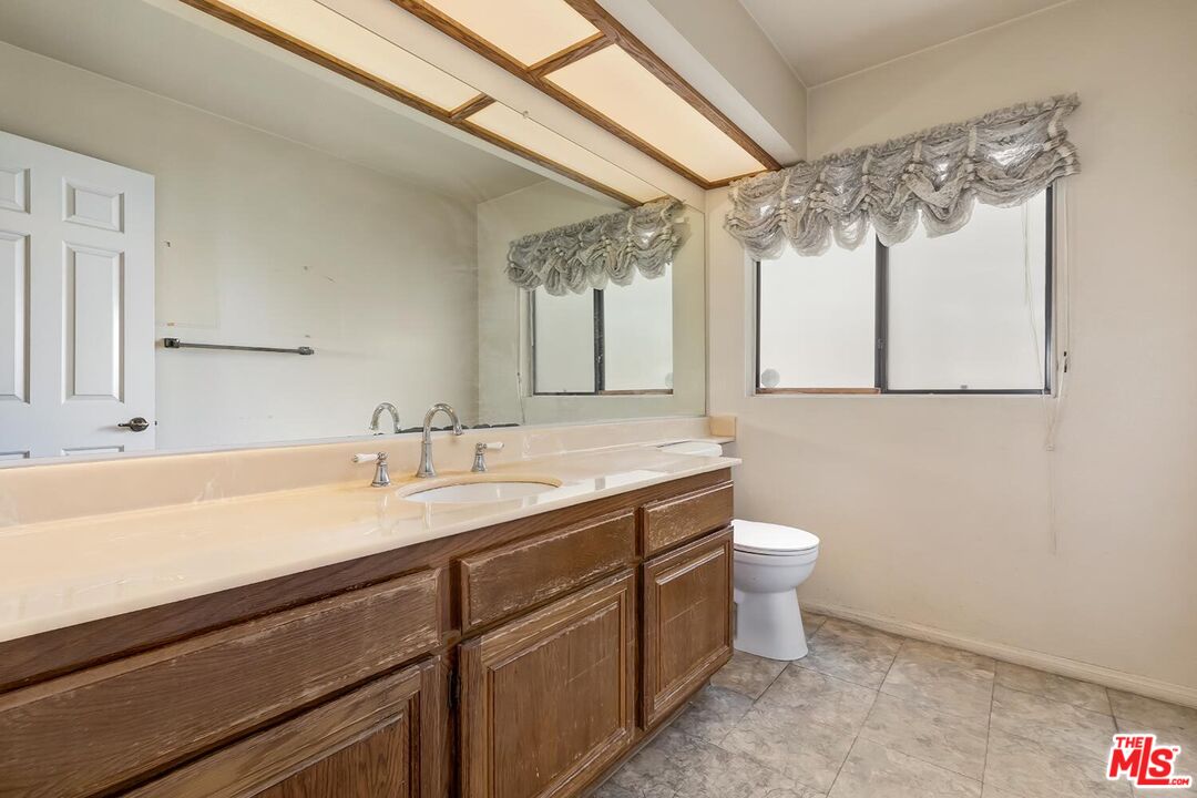 3417 Oakmont View Dr
