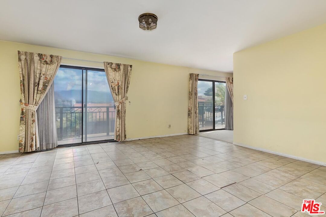 3417 Oakmont View Dr