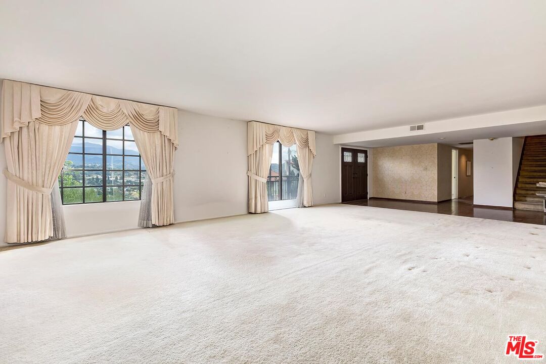 3417 Oakmont View Dr