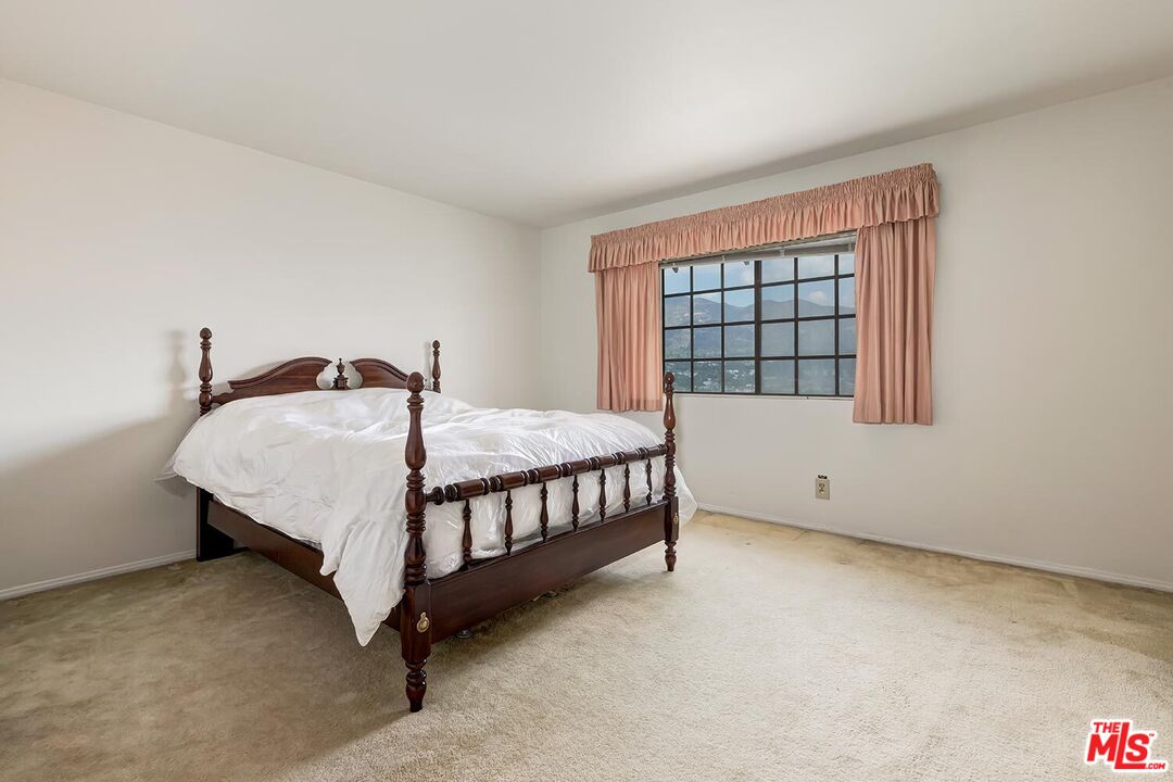 3417 Oakmont View Dr