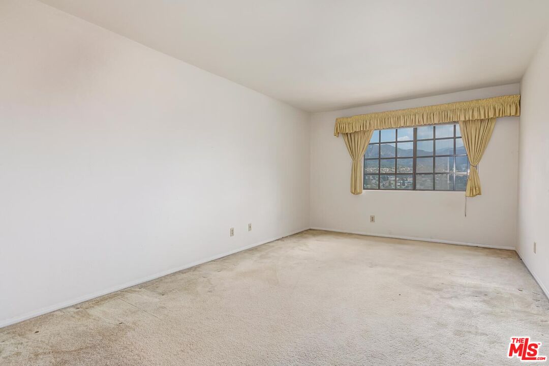 3417 Oakmont View Dr